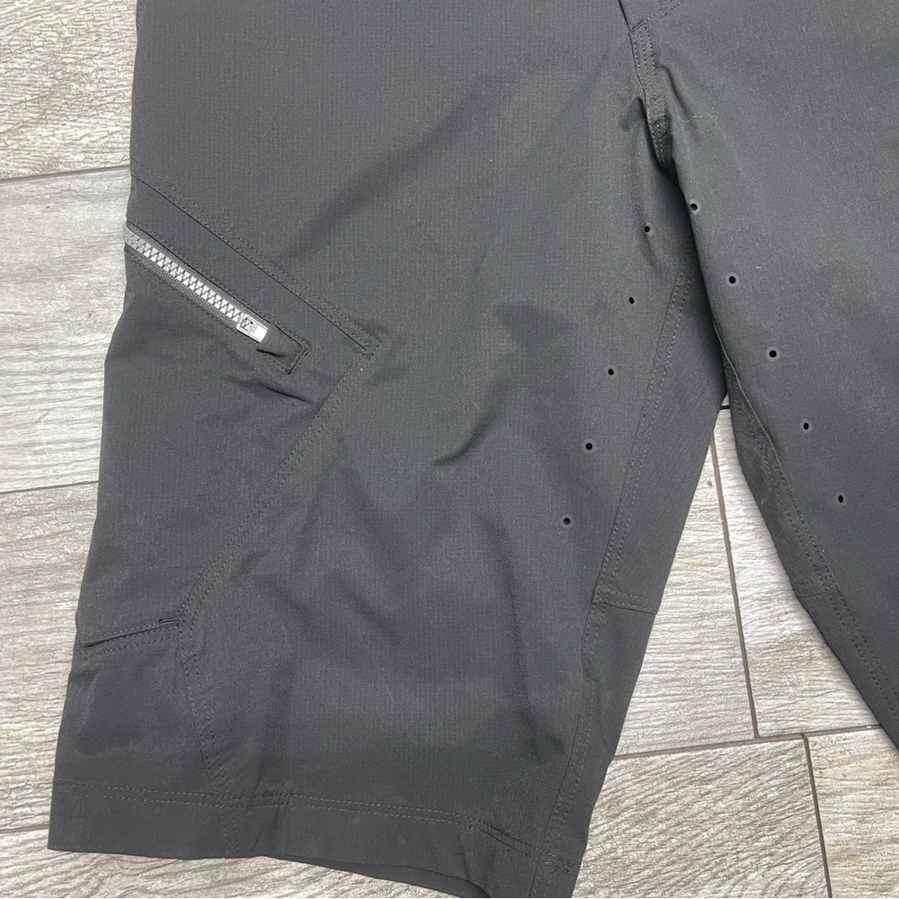 Fox Explore shorts size 30 - Picture 4 of 11